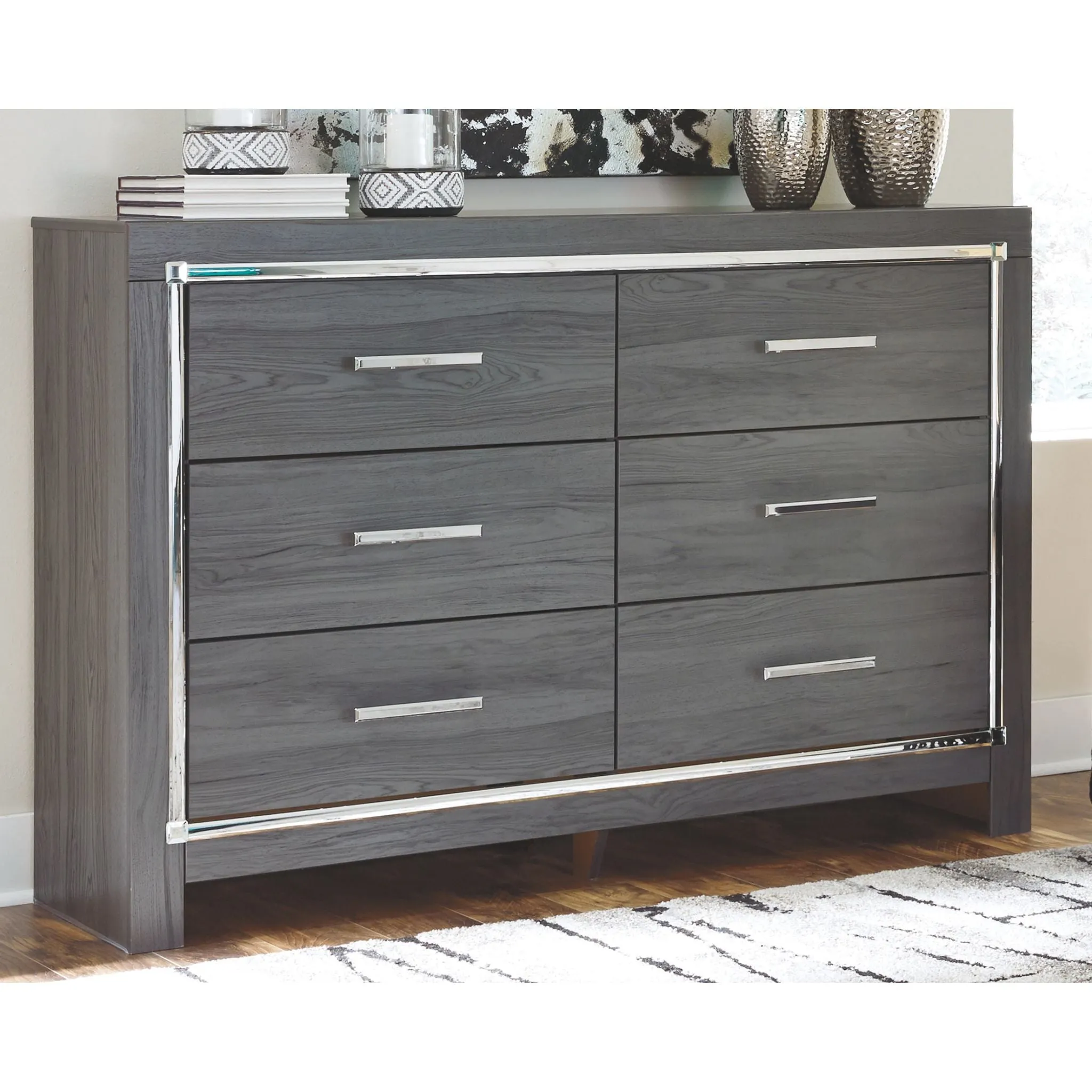 Lodanna Dresser