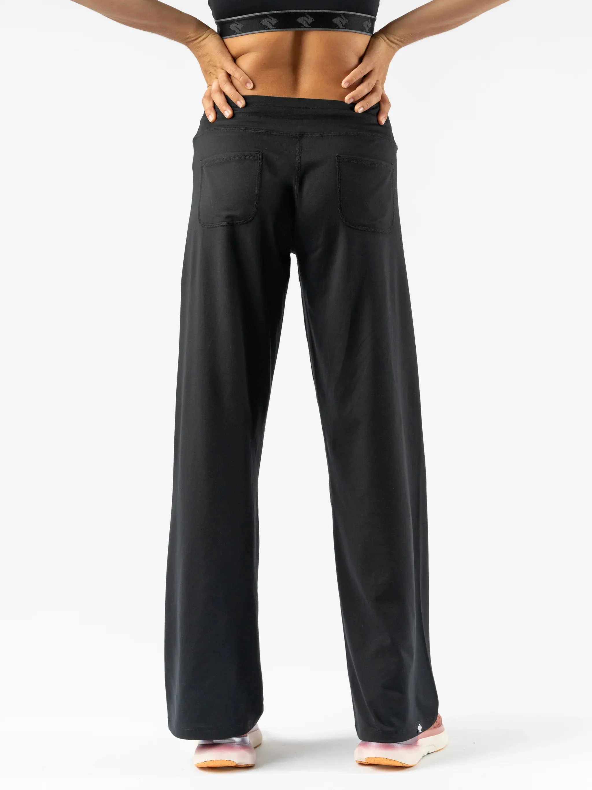 rabbit Women's EZ Pants in Black